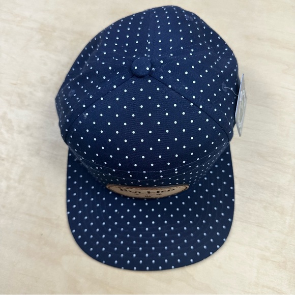 Baseball cap - Picture 3 of 8